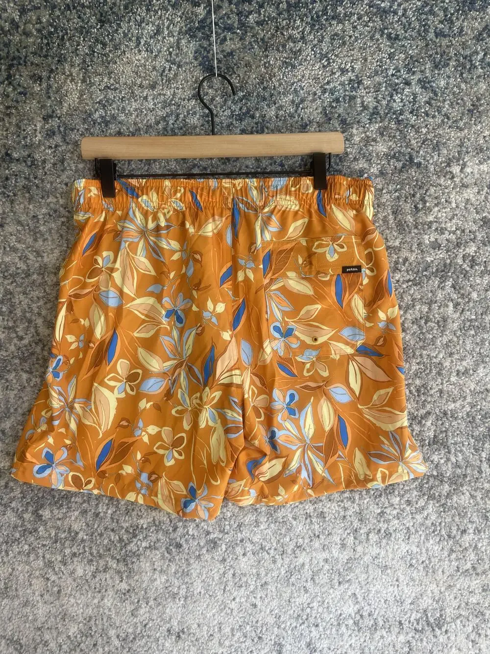 prAna Swim Trunks Mens Medium Orange Blue Floral Board Shorts Mesh Lined Pocket